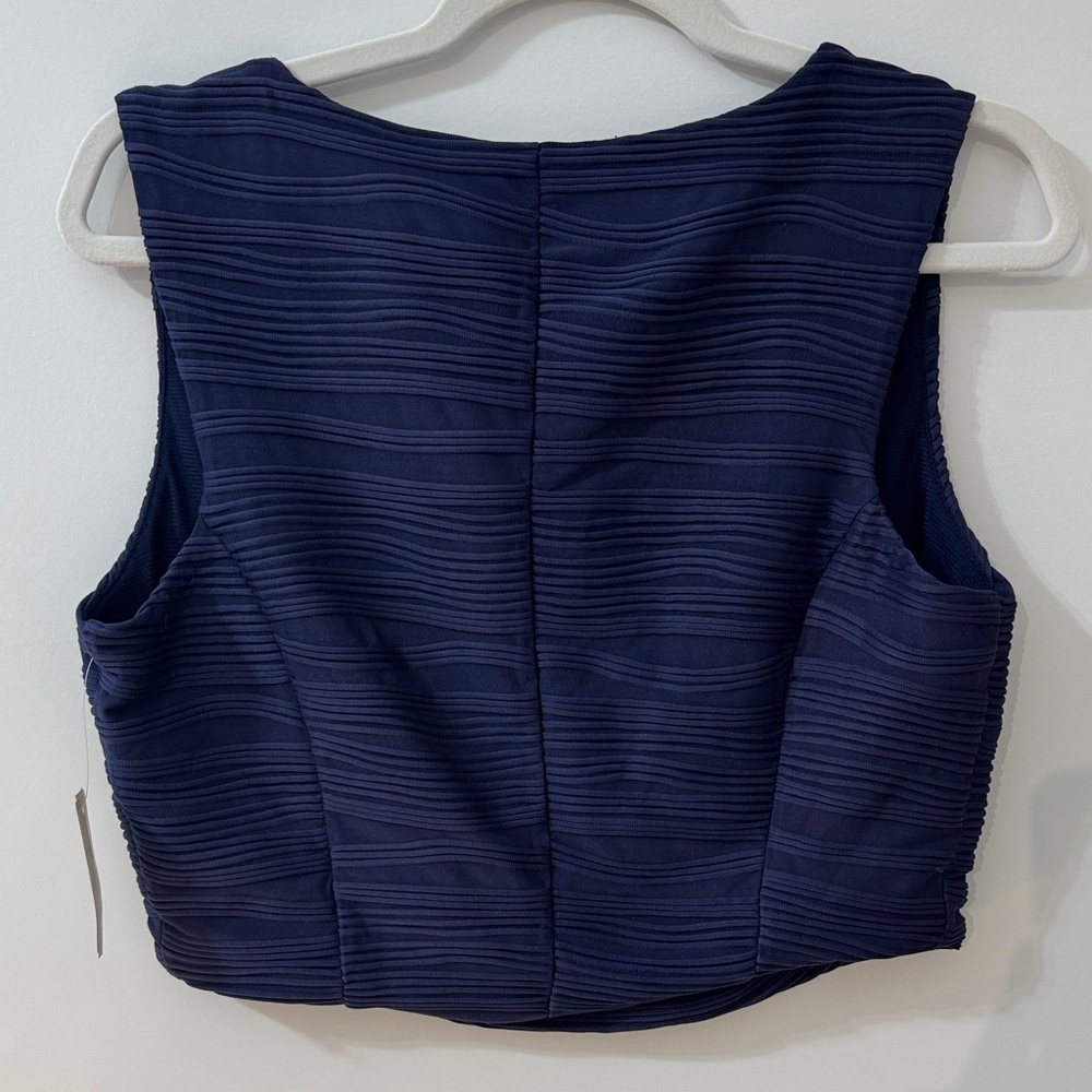 Jennifer Lopez Navy Textured Crop Top - Picture 5 of 5